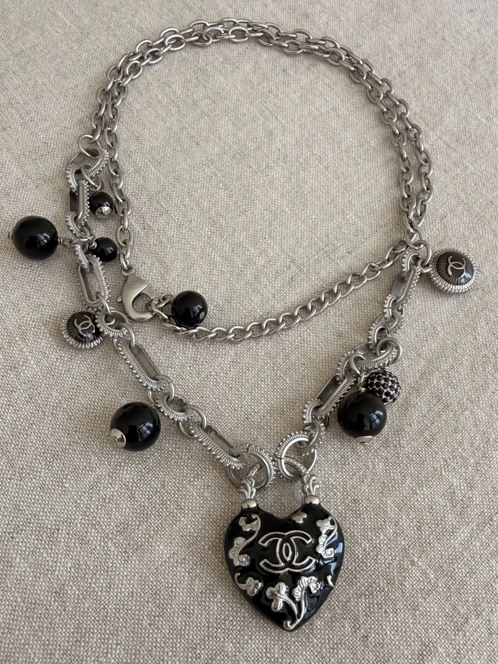 🖤CHANEL Black and Silver Heart Charm Necklace🖤
